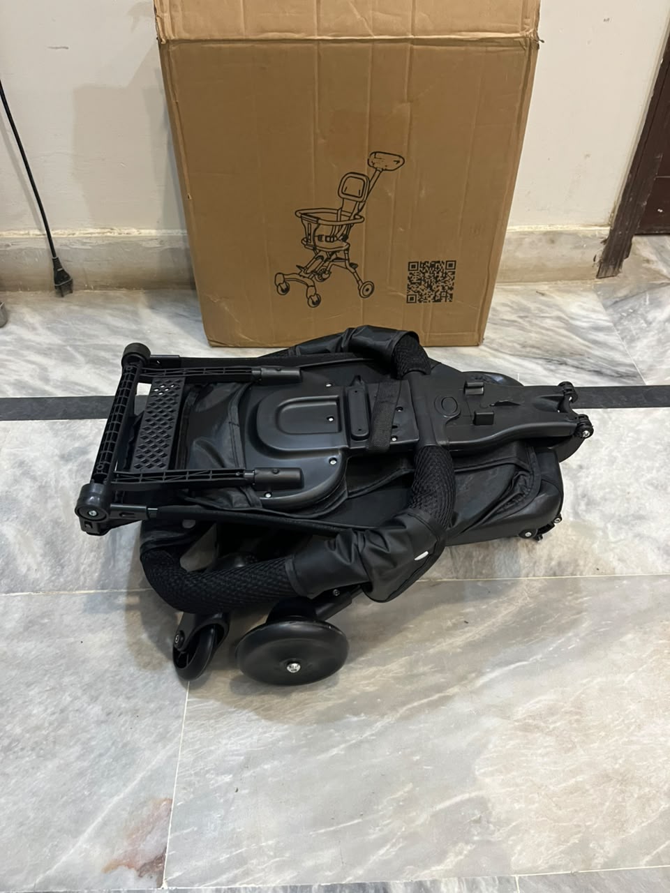 Baby Stroller, Foldable Four-Wheeled Child Stroller, Lightly and Easily Foldable Child Stroller, Suitable For 1-5 Years Old