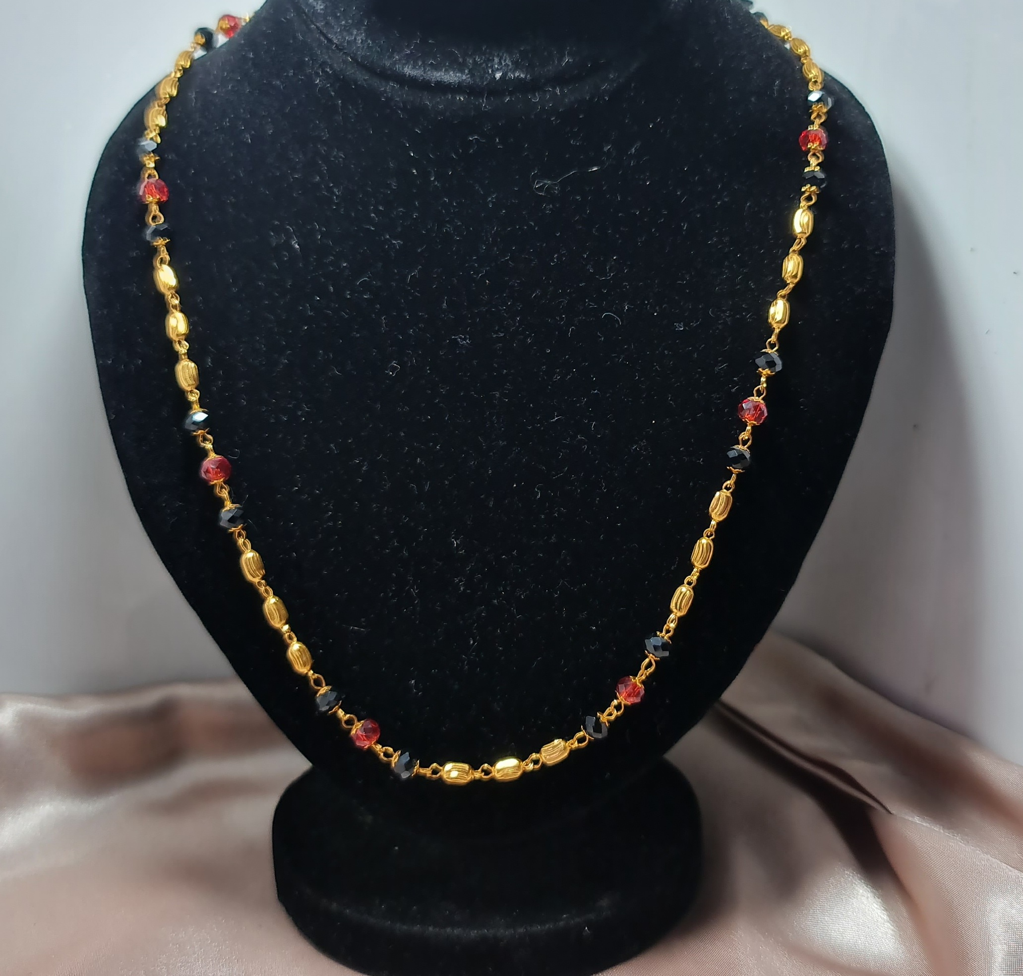 Chain Necklace with Pearl Beads 
