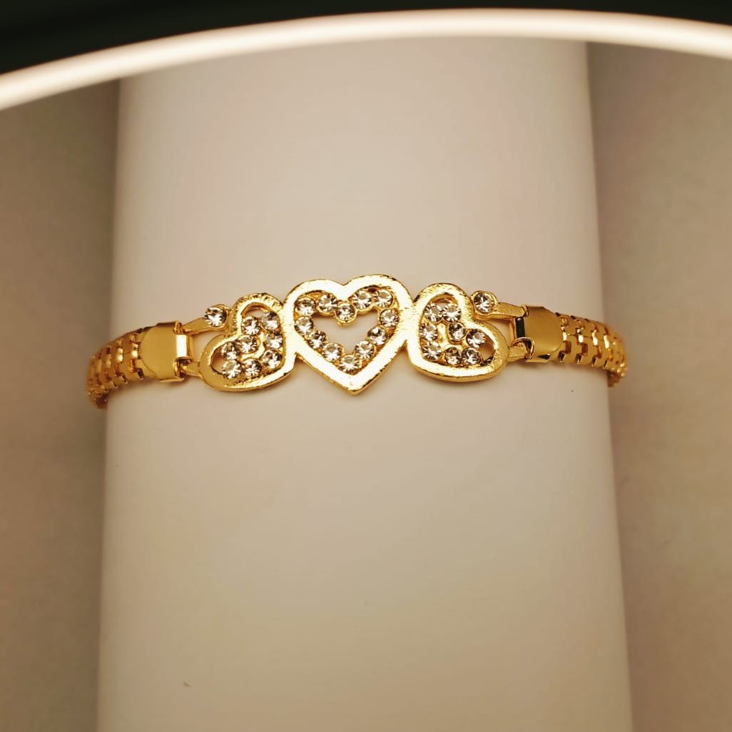 Premium Alloy Golden Heart Zircon Bracelet Watch For Girls, Women, men
