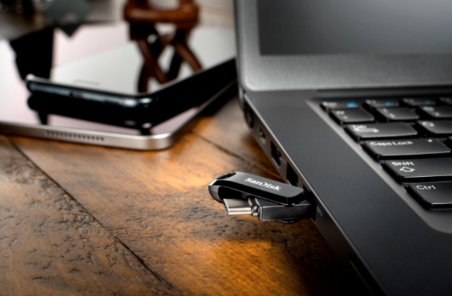 Free Gift + SanDisk  Ultra Dual Drive Go USB Type-C Flash Drive, Black speed upto 400mbs