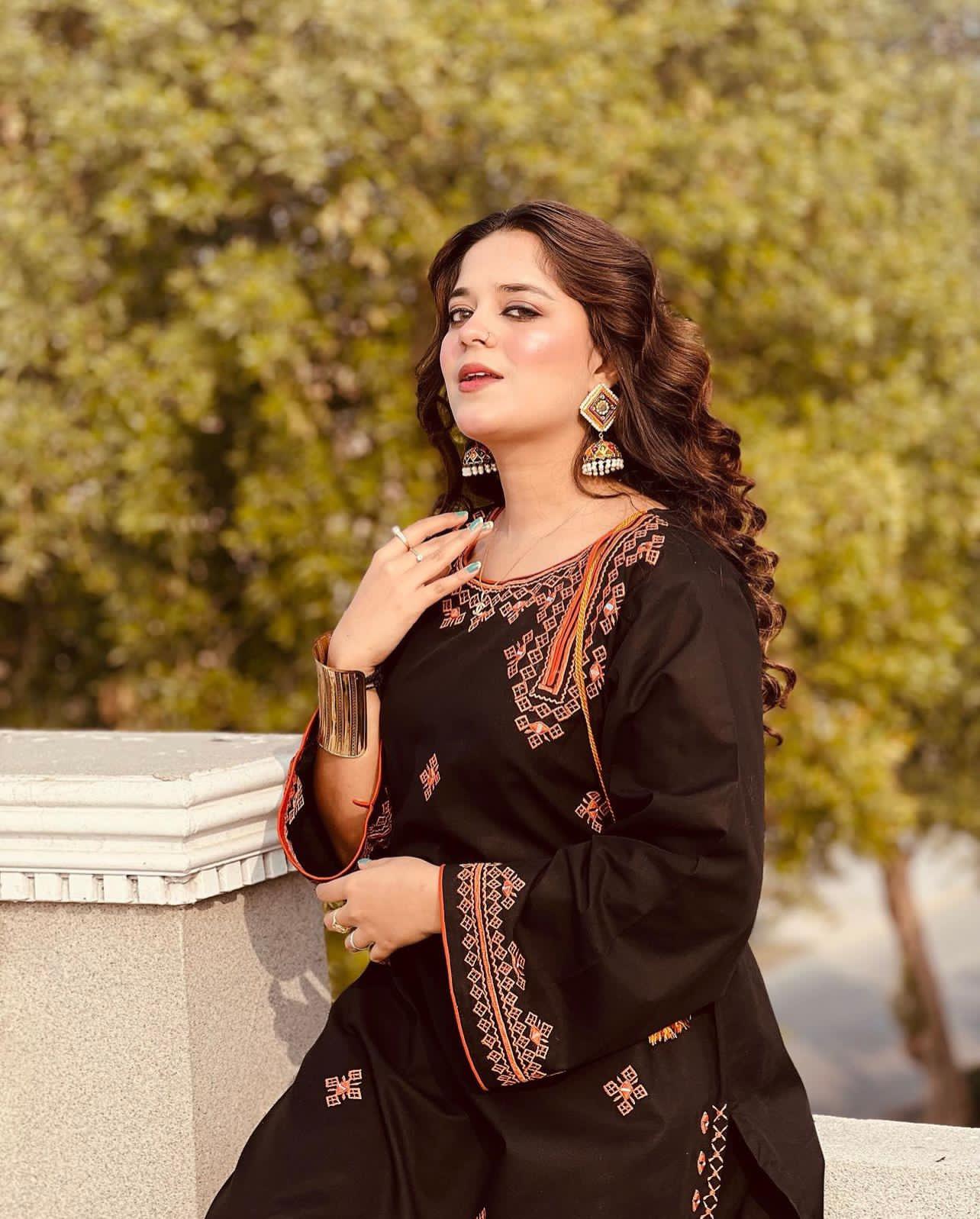 Fancy clothing hub linen Embroidery Two Pieces For GirlsBalochi mirror work fancy embroidery 2 pieces stitched dress for girls