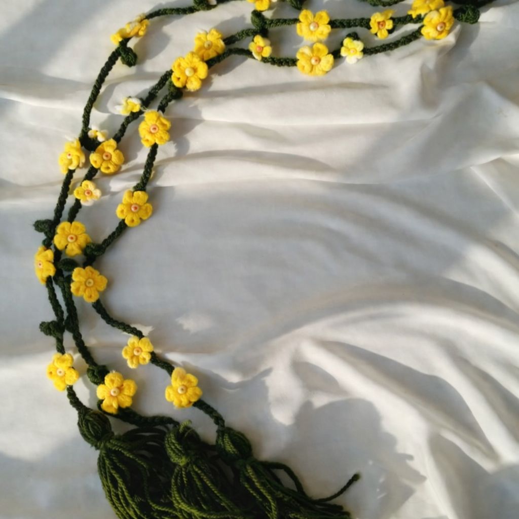 CROCHET BEAUTIFUL FLOWER HAIR BRAID TASSELS -HANDMADE CROCHET PRANDA/PARANDA FOR GIRLS / HAIR ACCESSORIES / 16 to 17 INCHES -FASHION / urban crate