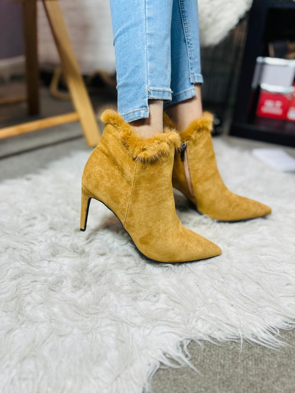 Gull Collection Shoes | Elevate Your Winter Style: Discover Long Shoes and Stylish Heel Boots for Girls - Inspired by the Latest Trends in Stylish Winter Boots for Women"