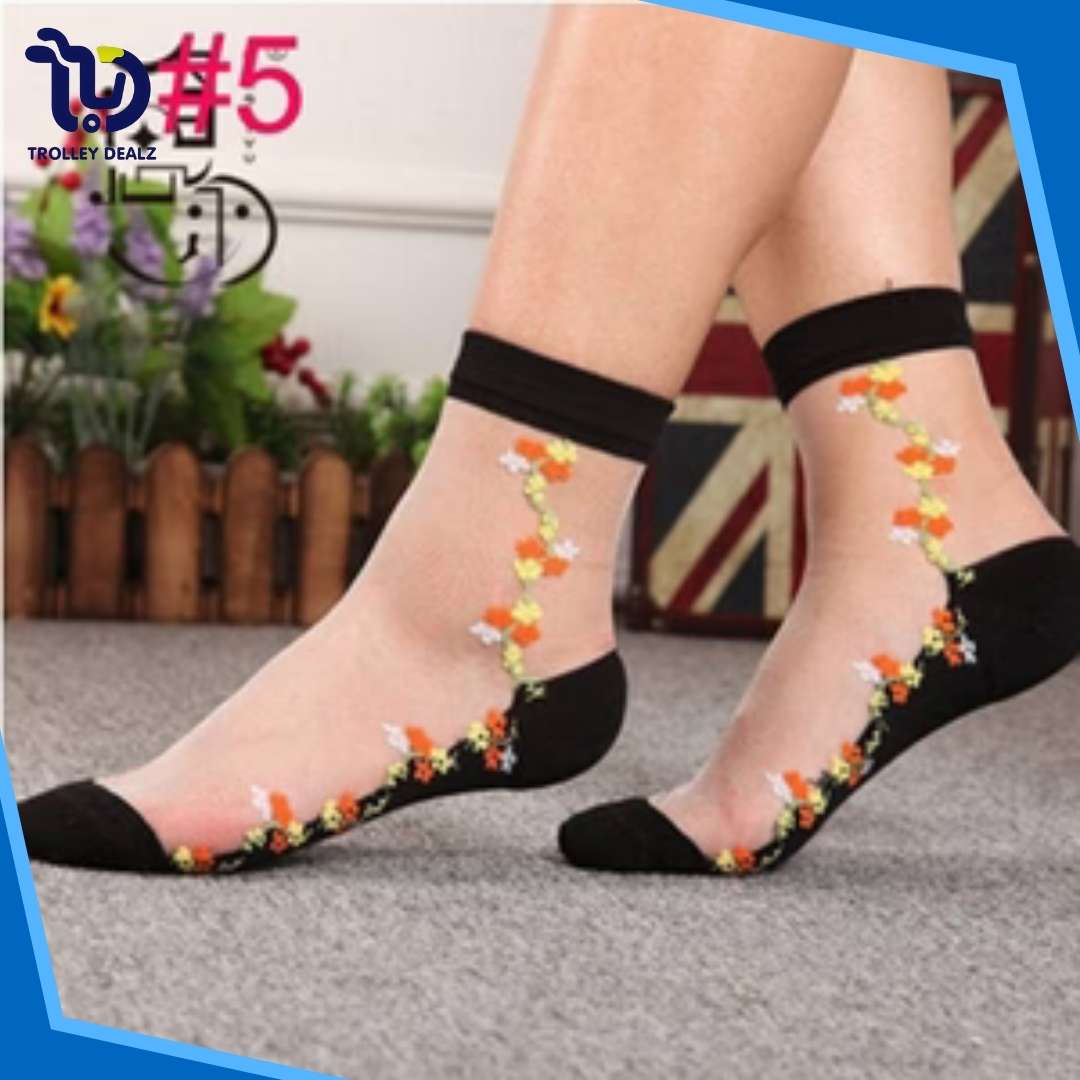 Pack of 5 - Comfortable Breathable Ankle Socks for Woman Soft Sport Short Ladies Socks Fancy Ladies Net Silk Anti-Slip Socks For Girls Korean Style Ladies Socks Fancy Low Cut Socks For Women .