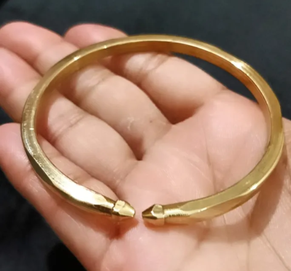 1Ps /MEN/WOMEN STAINLESS STEEL GOLDEN PUNJABI OPENABLE KARA/BANGHALE/CUFF