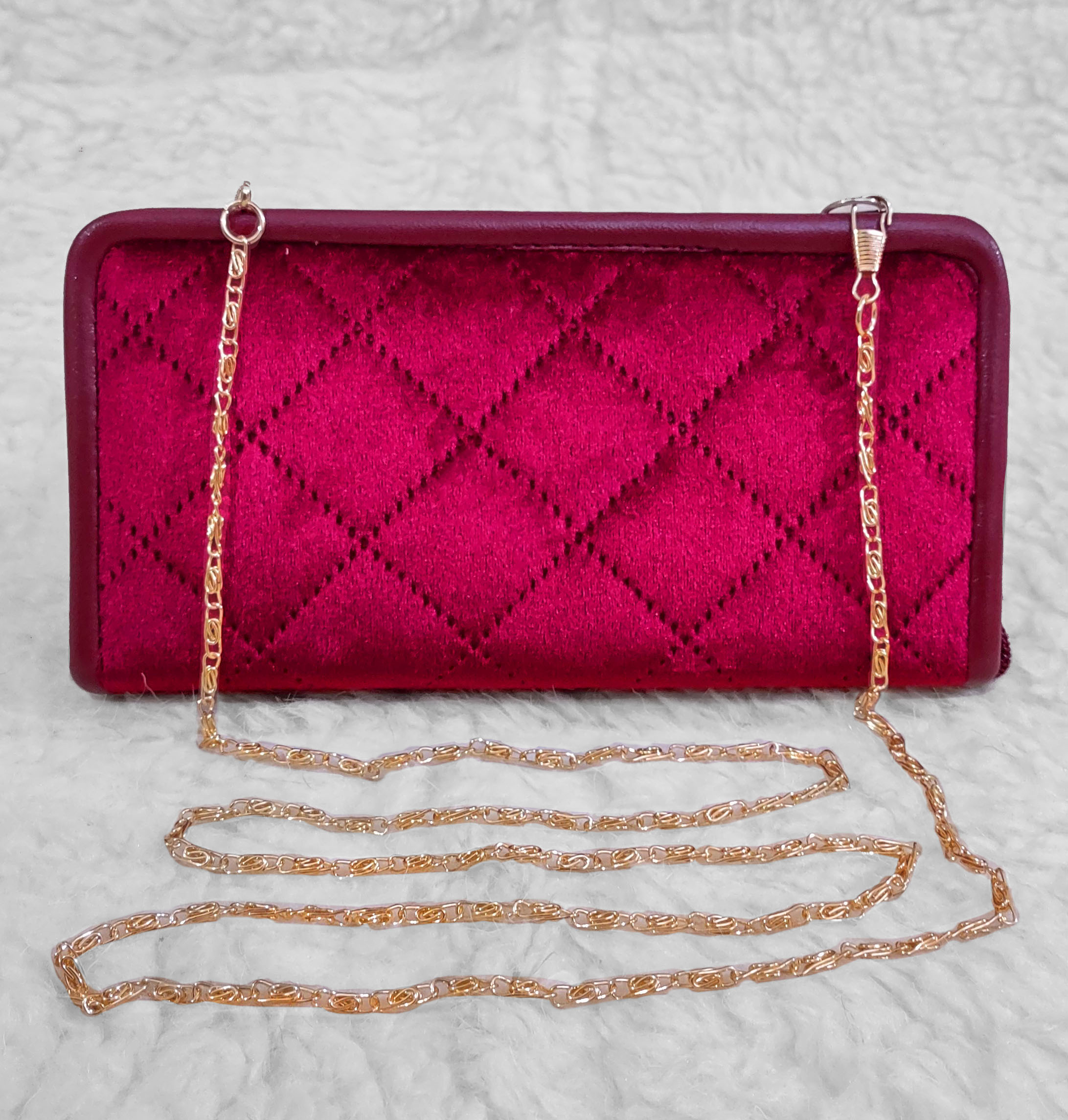 Elegant Quilted Clutch Purse with Gold Chain Strap