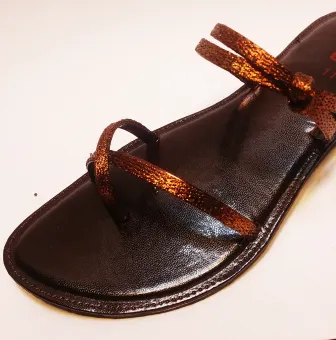 girls kolhapuri chappal