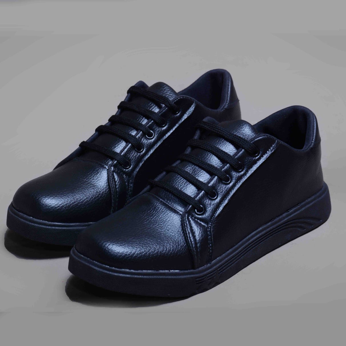 New Sneakers for Boys and  Girls