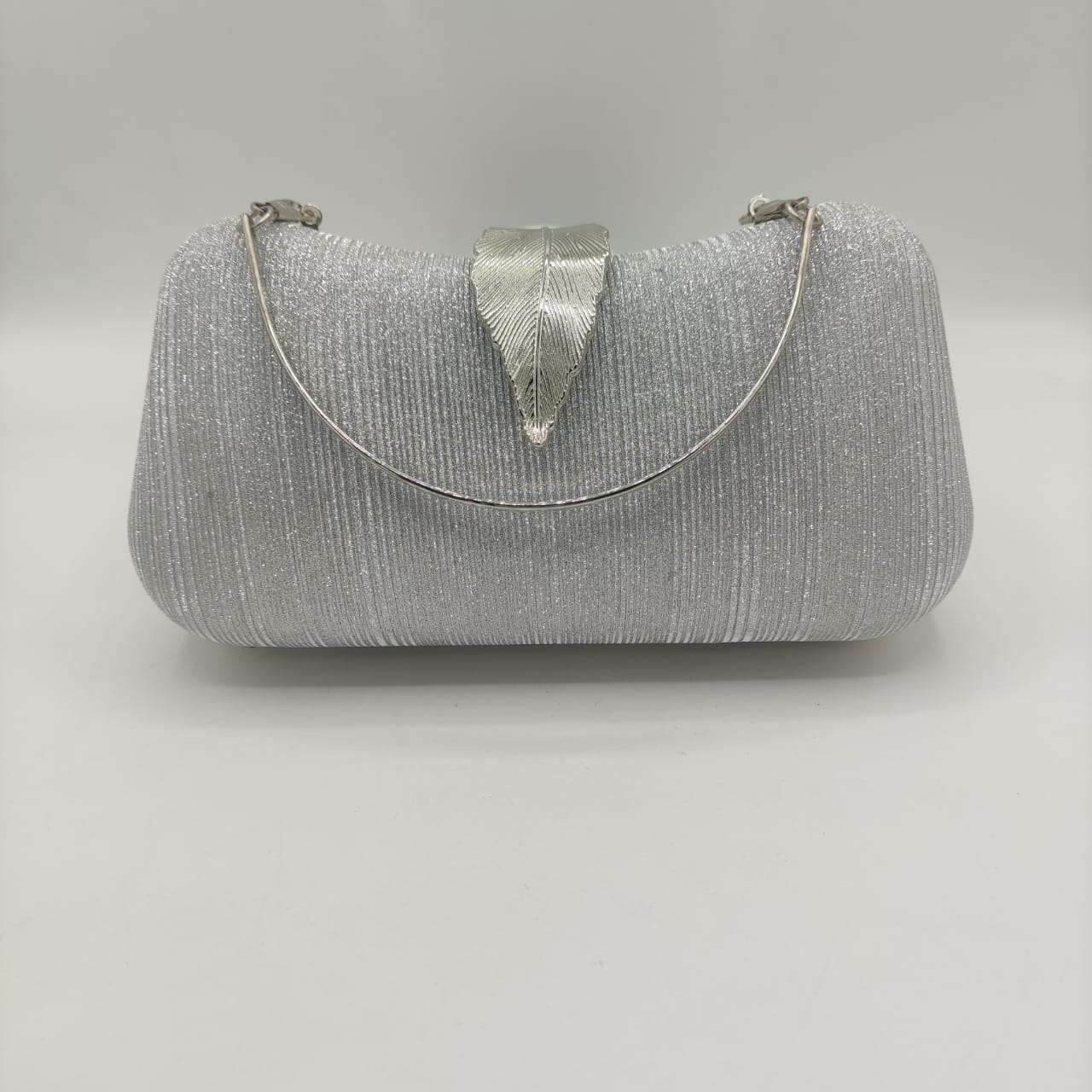 Elegant Metallic Leaf Clasp Clutch Bag – Luxury Evening Handbag for Women