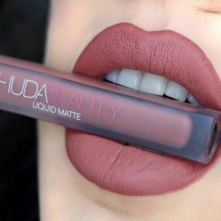 Huda Beauty Liquid Matte Lipstick Icon Buy Online at Best Prices in