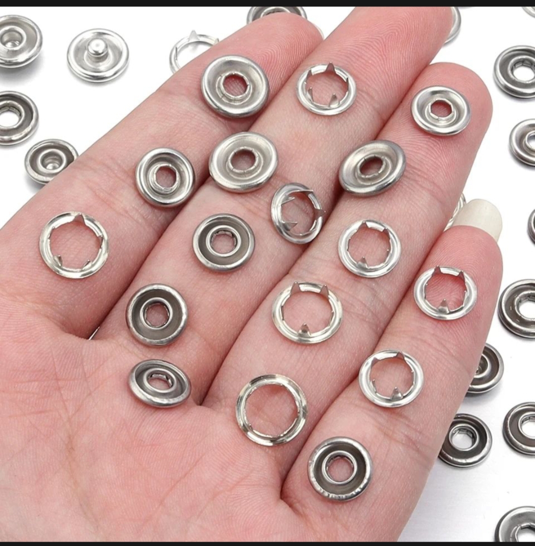 Plier Pressing Button Press Studs Pliers 9.5mm Metal Sewing Prong Rings Buttons Clip Pliers DIY Clothes Tool for Sewing Leather Rivets Bags Clothes Metal Sewing Prong Ring Buttons for Clothes Plier Pressing Ring Metal Button