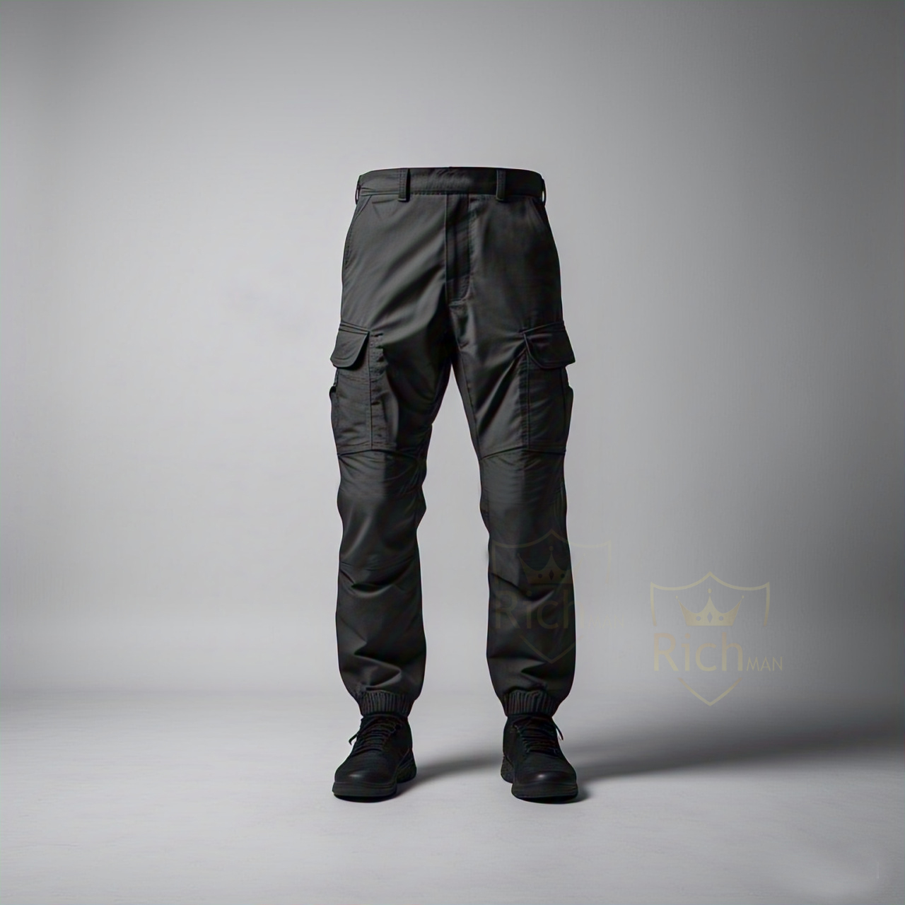 Relaxed Fit Men's Cargo Trousers - Style and Comfort black trouser
