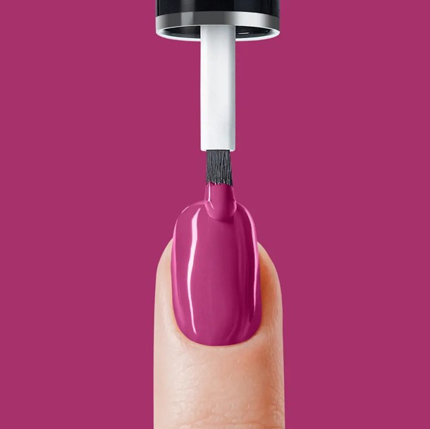 OnColour Nail Polish with Shiny colour coverage technology