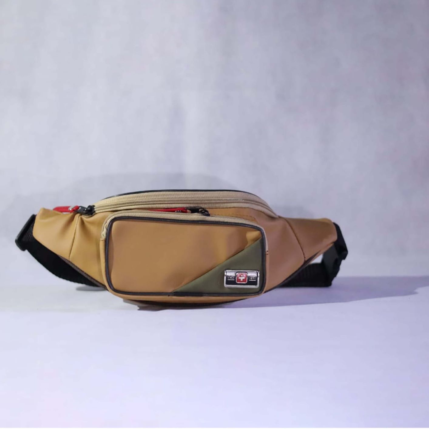 Pu Leather travelling Waist Bag for men Multi-purpose 3 pockets waist pack for haj, umrah & travel