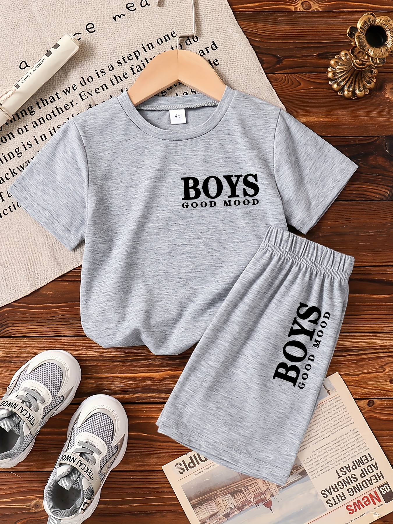 Youngsters's Alphabet Pattern Printed Short Sleeve Shirt and Shorts, Perfect for Outdoor clothing set