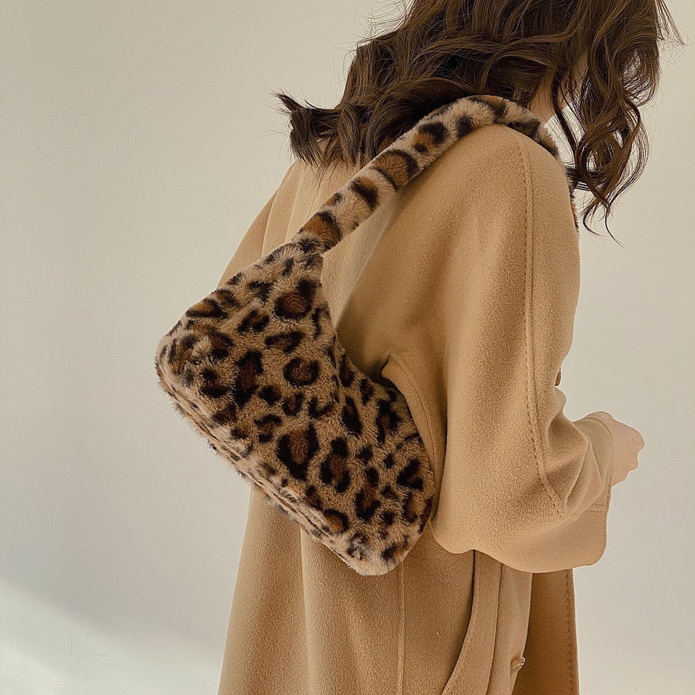fluffy cow print tote bolsa
