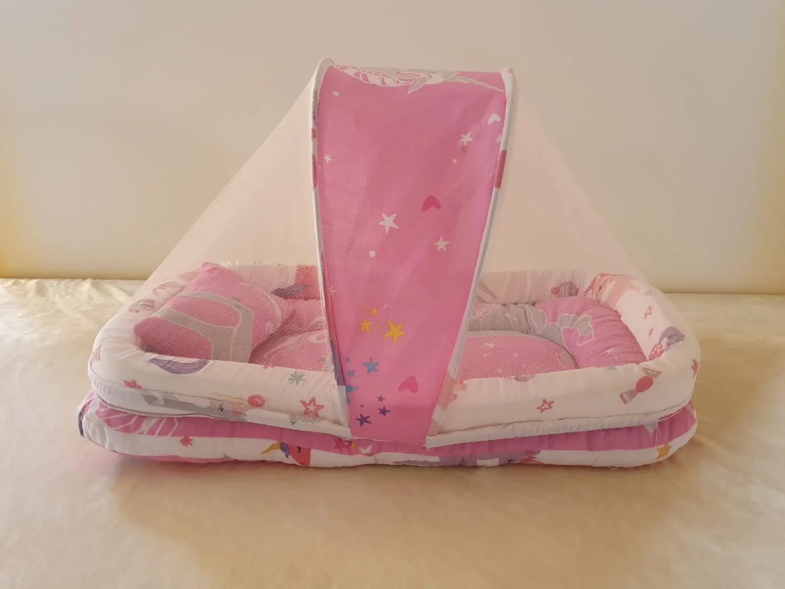 Baby Bed with Mosquito net and 1 pillow,Comfortable New born Baby Bistar multicolors