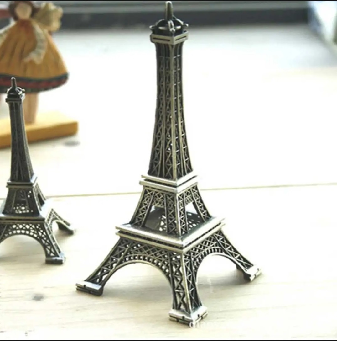 Metal Eiffel Tower For Home And Office Decoration (4inch)