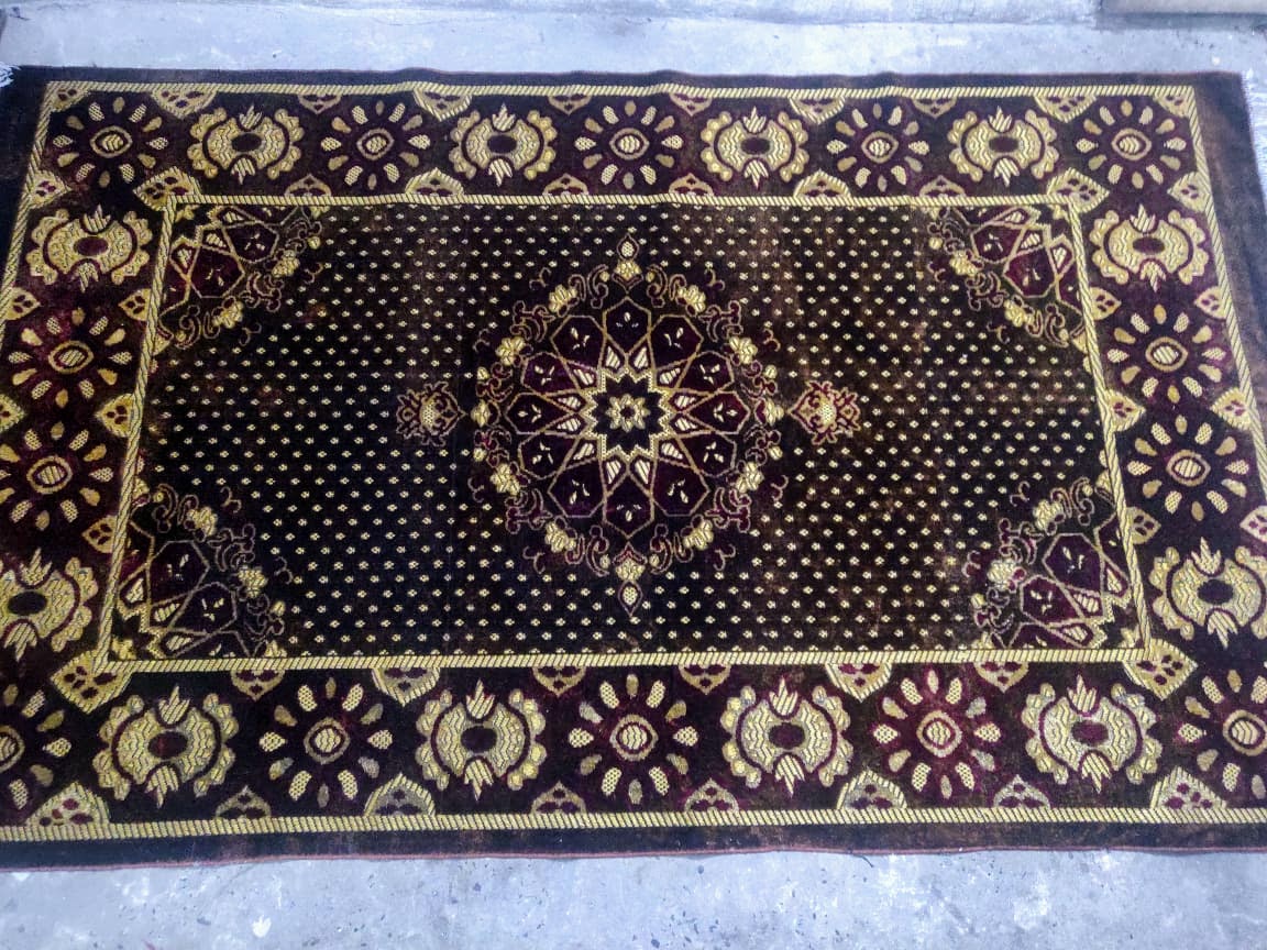 Carpet for Room, Center piece rug Dark Brown and Golden Color 6x9 feet