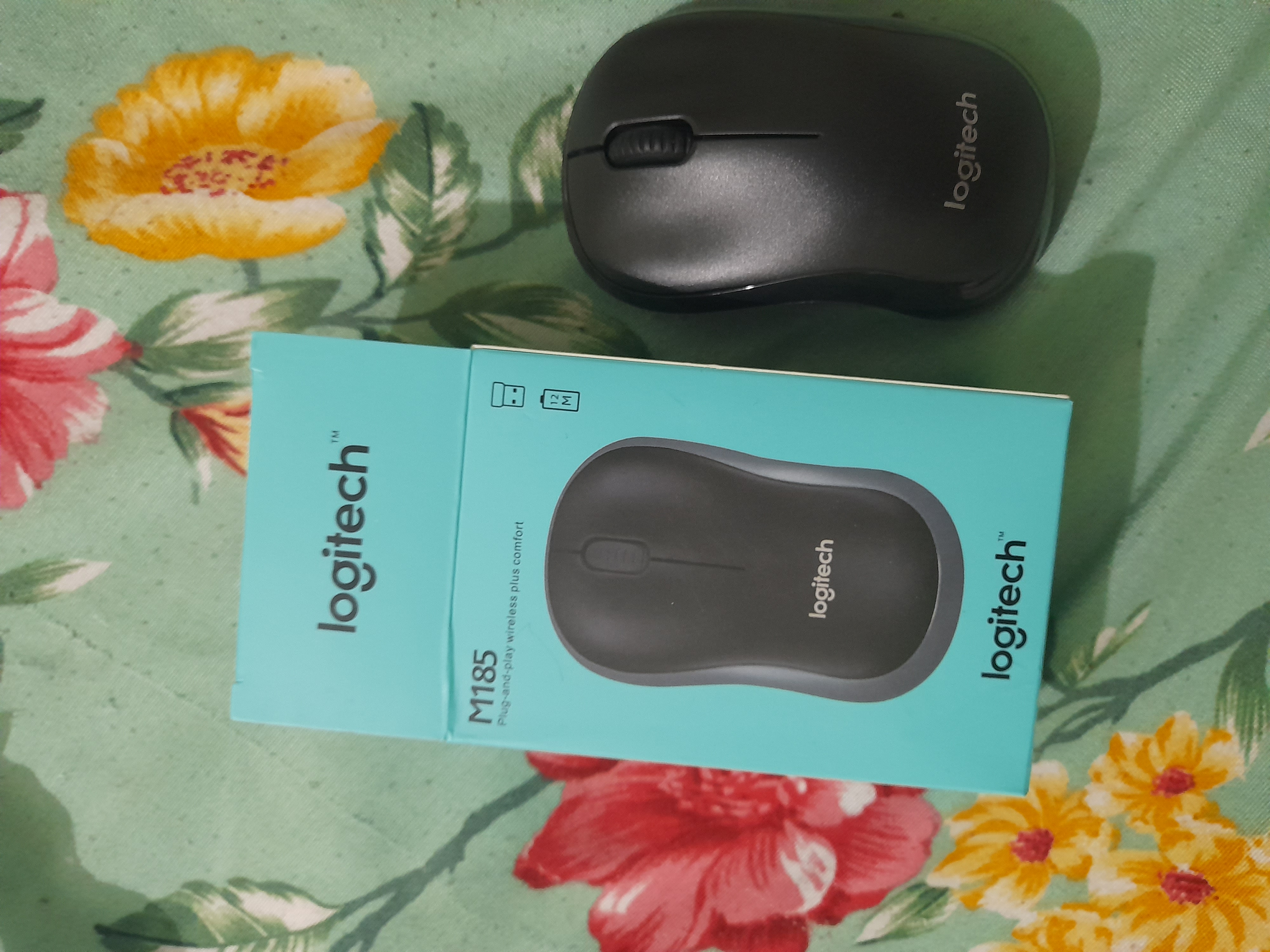 Logitech M185 Compact Wireless Gaming Mouse Comfortable High Definition Tracking USB Bluetooth Dongle for Laptop PC Computer Games Office Home & Work