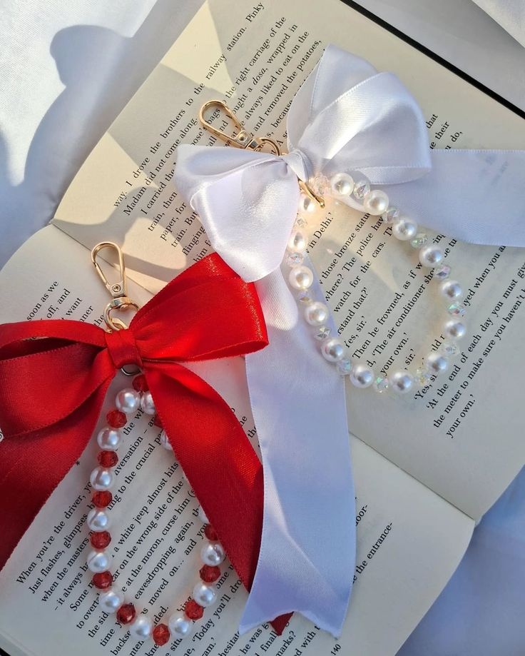 Pearl Bow Keychain Bracelet for Women | Aesthetic Ribbon Phone Charm | Luxury Girls Jewelry Accessory
