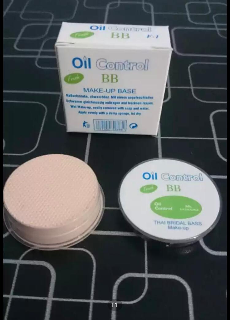 Oil Control Foundation Base Quarter- Pack Of 2