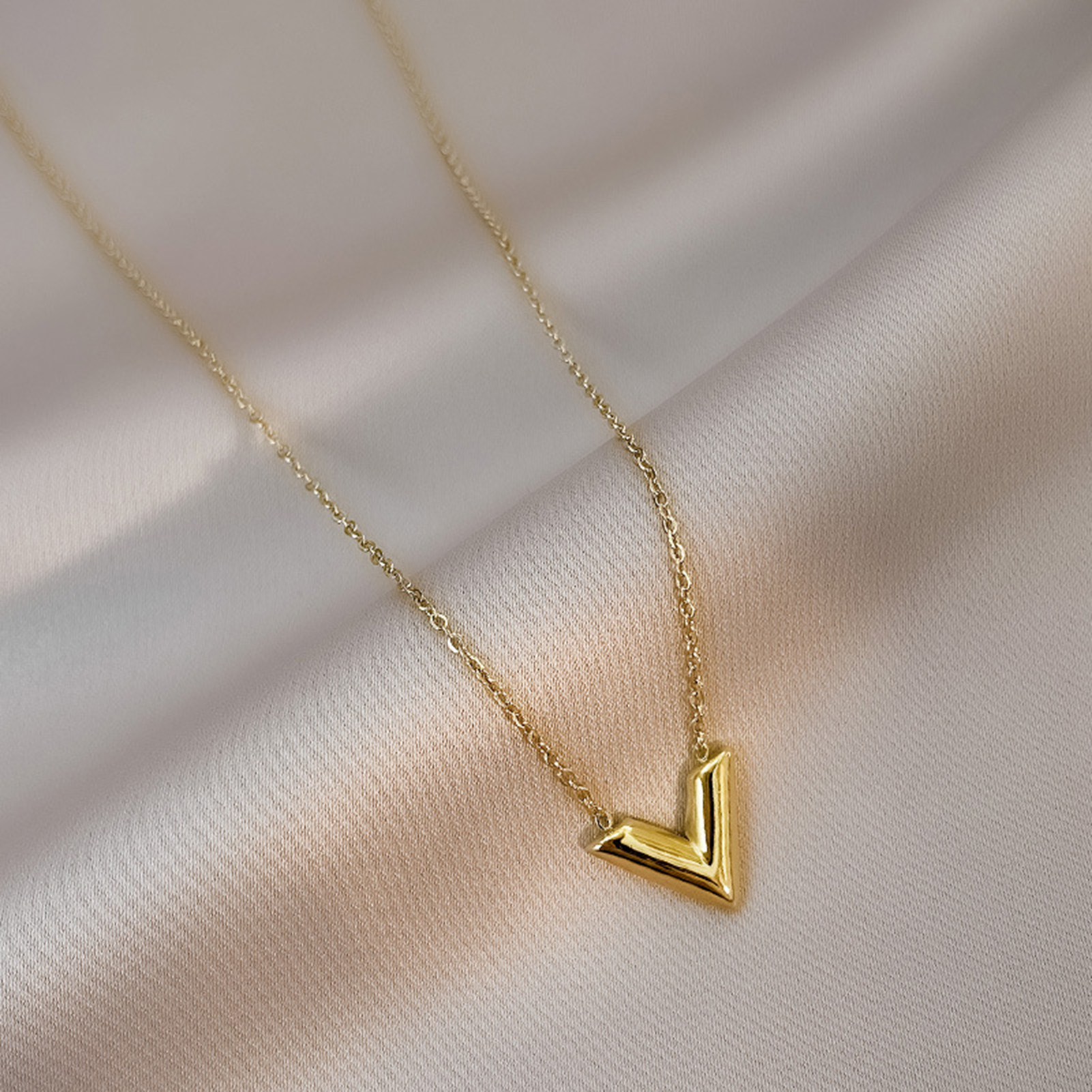 Gold 2024 v necklace