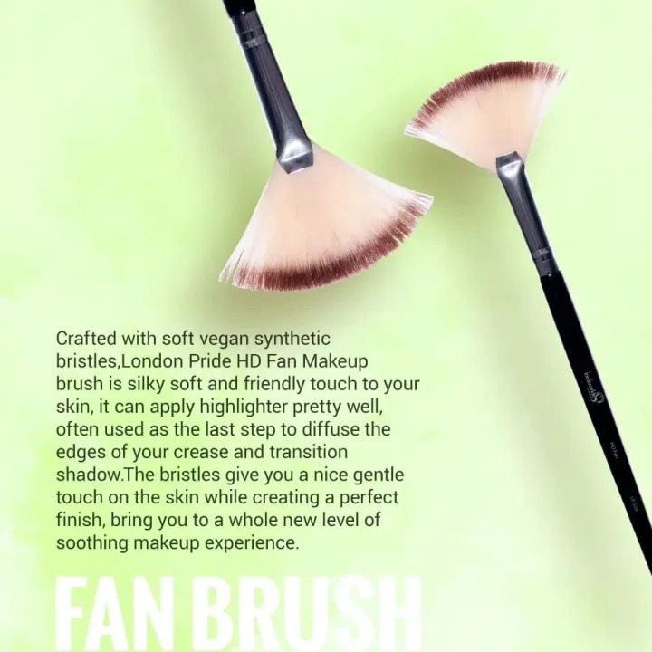 Professional Fan Brush for Face Makeup and Highlighter Brush