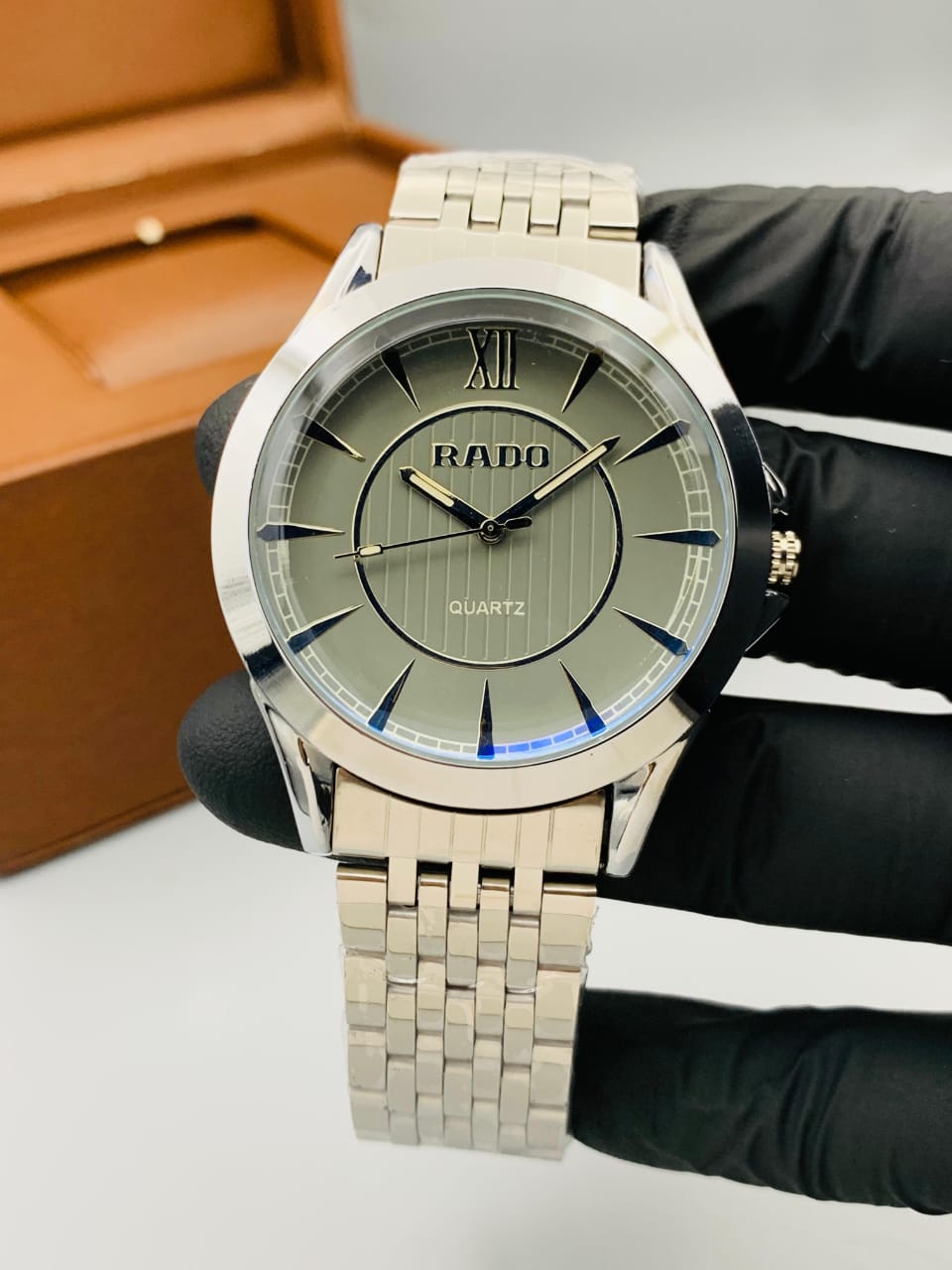 Men’s Chain Watch Stylish and durable design Perfect for fashion and outdoor activities