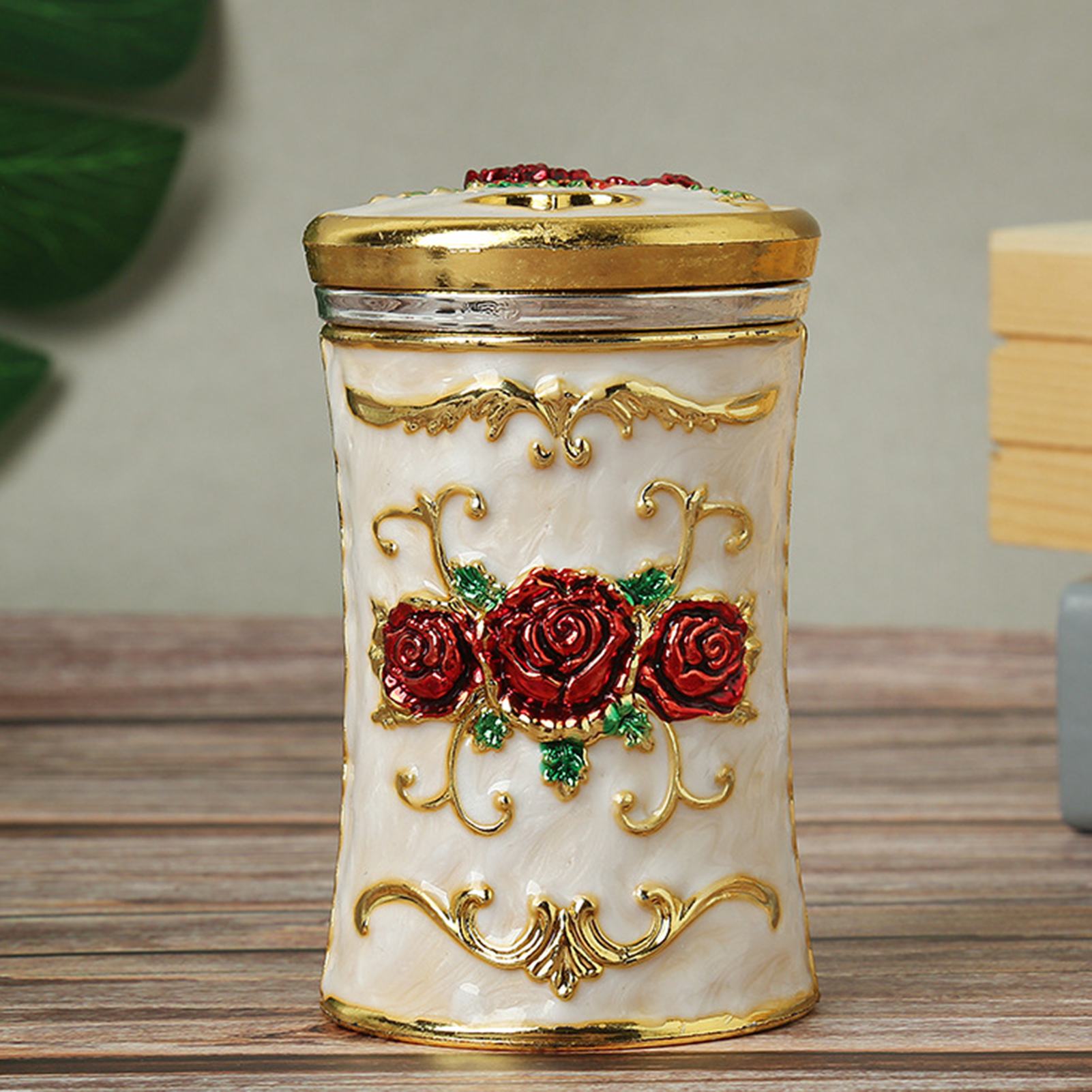 Toothpick Box Eye-Catching Creative Toothpick Dispenser Box Mini Gadget