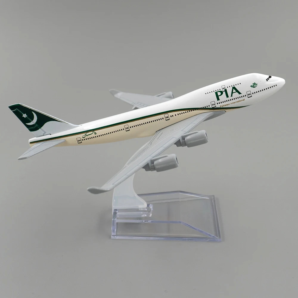 PIA Airplane Model Metal small (16 cm)  Airline Model for decoration  Aircraft Model 1:400 Scale Metal Aviation Replica diecast Model miniature  room décor and office decor