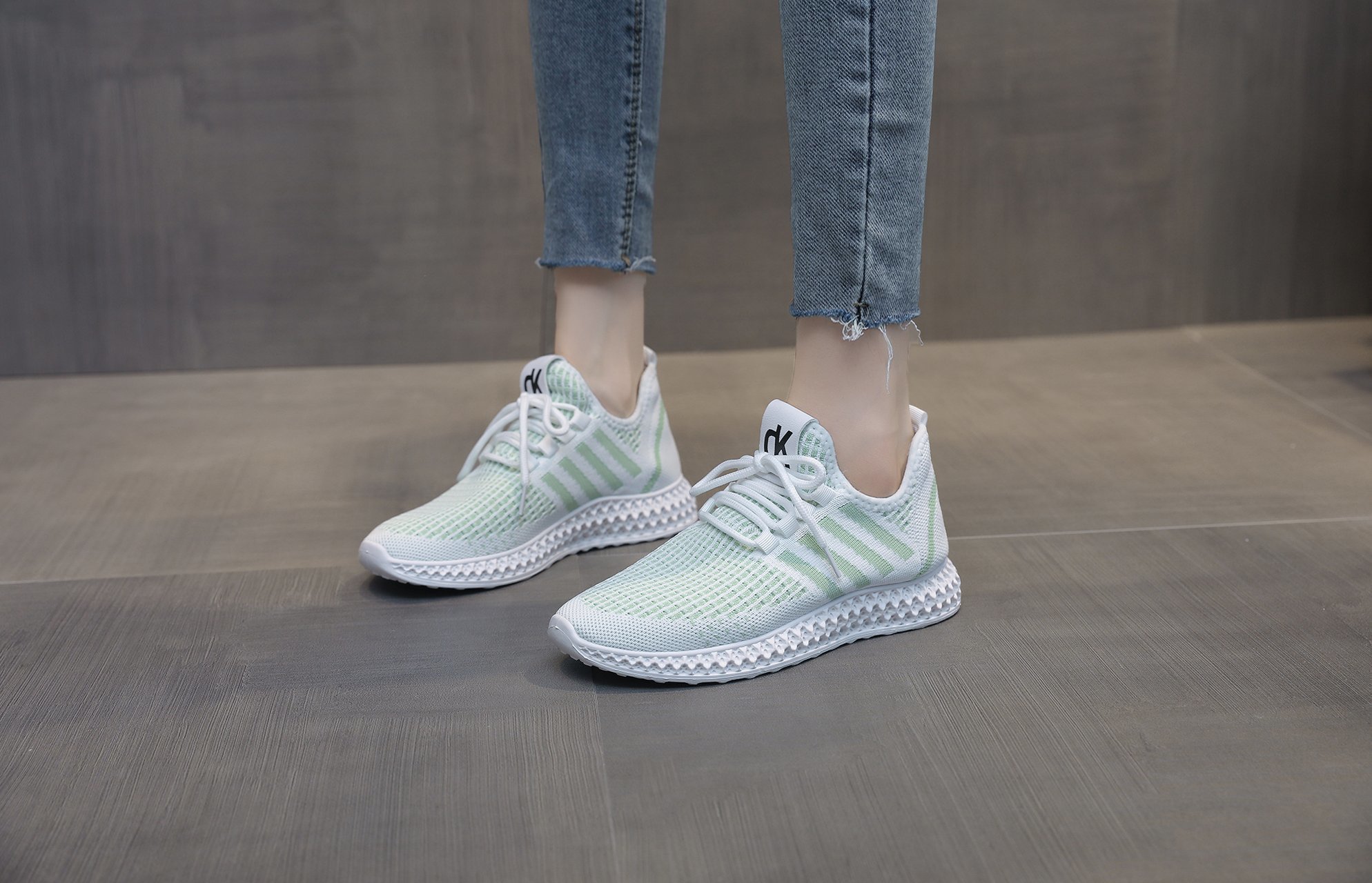 IELGY sports shoes female ins wild mesh 