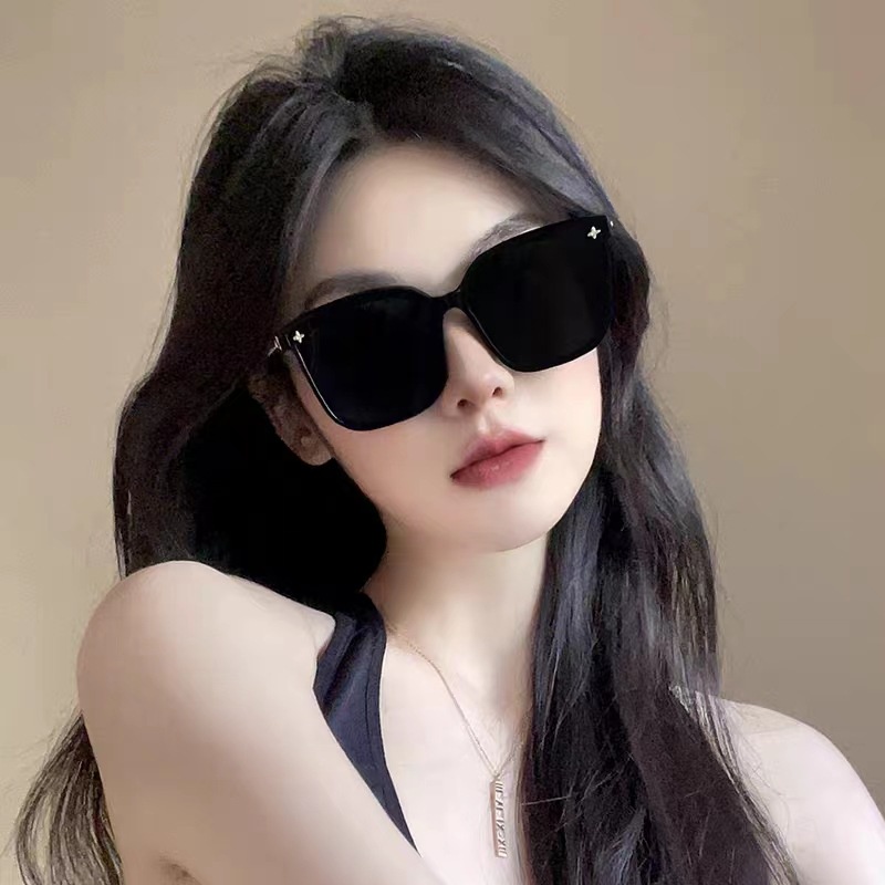 Korean Fashion UV Resistant Large Frame Gold Metal Sunglasses for Women Advanced Accessories Ins