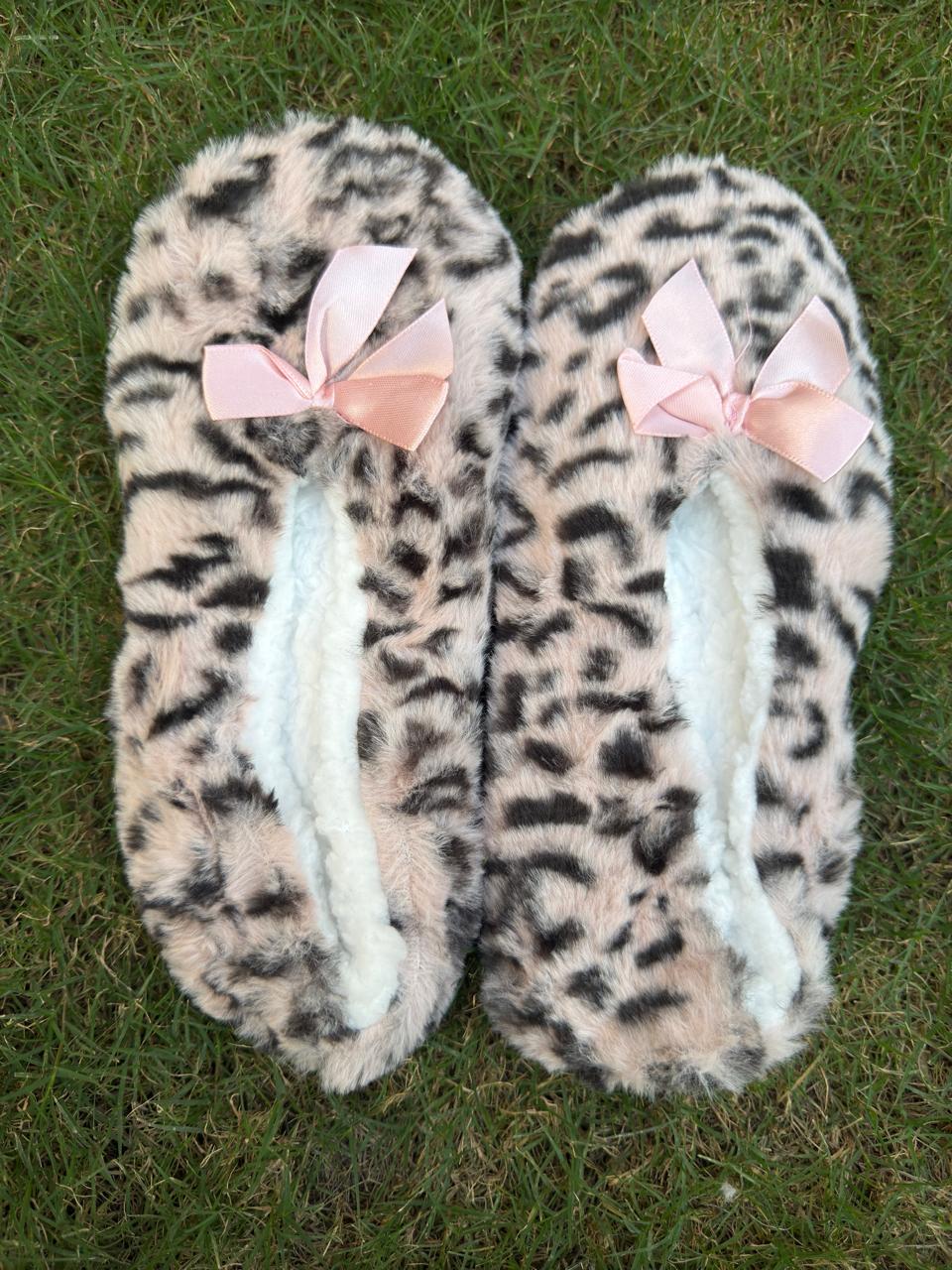 Luxury Faux Fur House Slippers with Bow Detail - Soft Plush Indoor Slip-On Shoes for Women