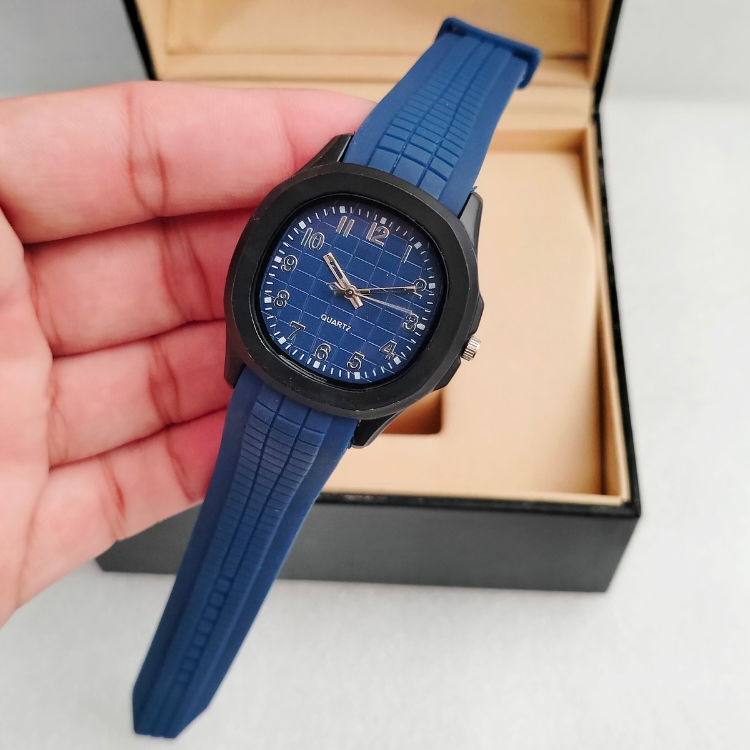 Square Dial Watch With Rubber Strap For Men And Boys High Quality Modern Design Wrist Watch Stylish Gift