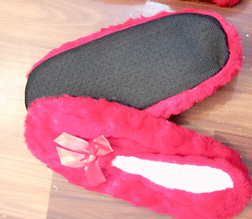 Women's Plush Indoor Slippers – Soft, Cozy, Warm for Carpet