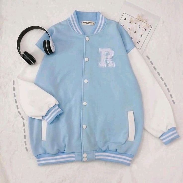 Varsity Jacket for Girls and Boys - Iconic Varsity Baseball Jacket for Men and Women - Durable and Trendy Varsity Jackets for Teens - Perfect for Casual Outings or Sports Events - Unisex Varsity Jacket for Baseball Fans of All Ages - Gookarts