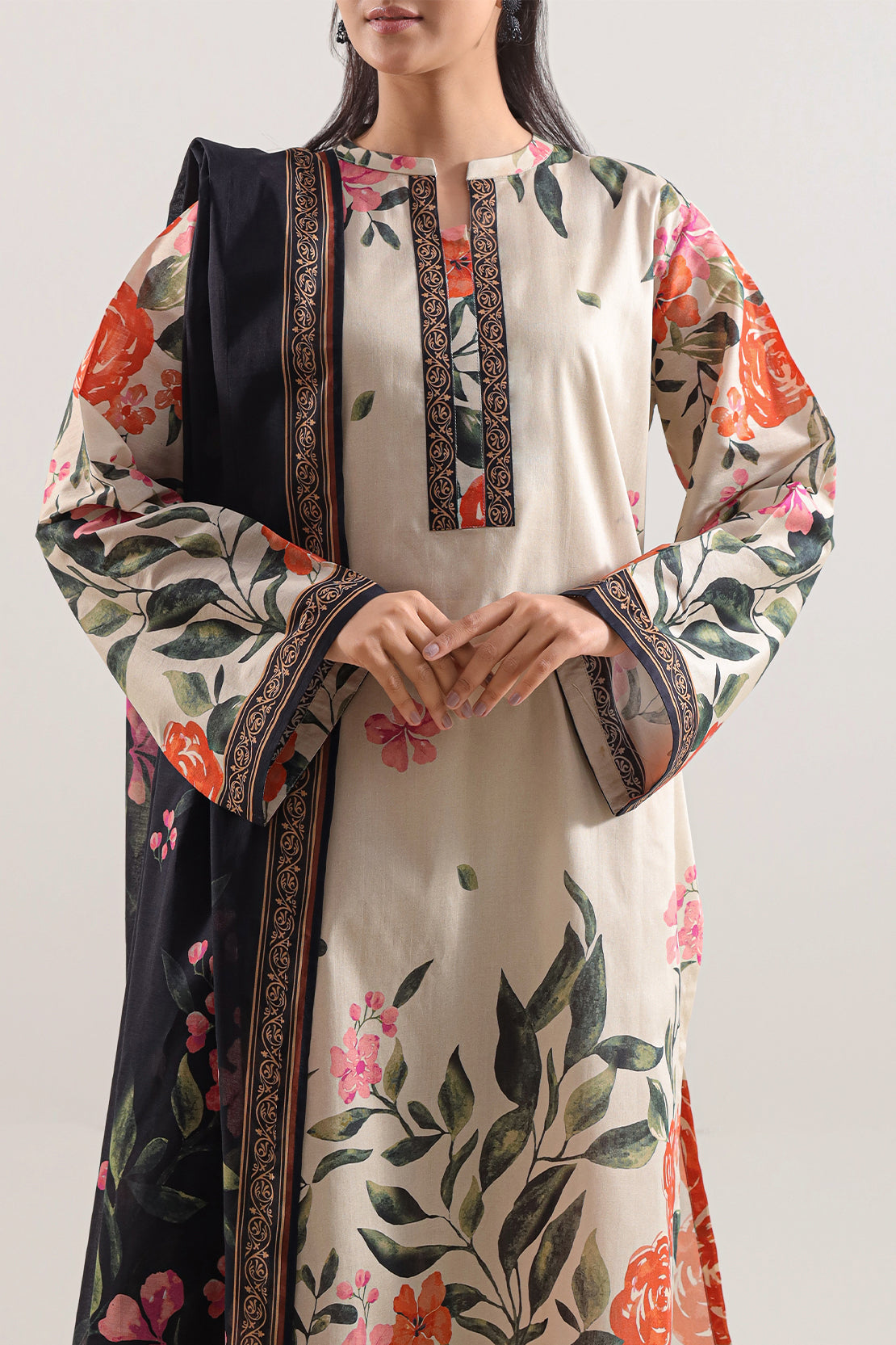 Saya unstitched-printed-lawn-3-piece-wuns-6356