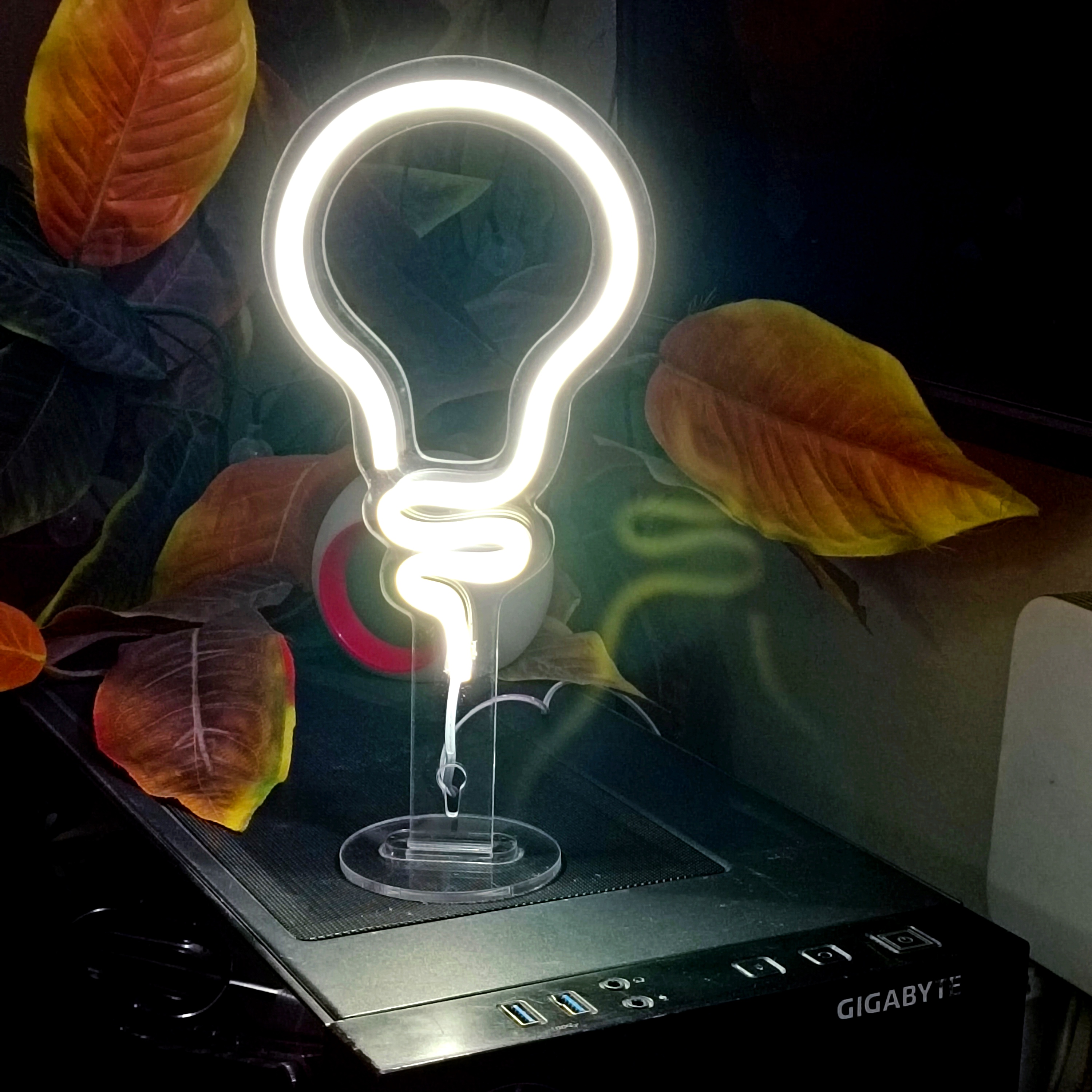 LAMPUP × NATAL DESIGN BELLINSIDE GOOUT限定（Neon Light Bulb