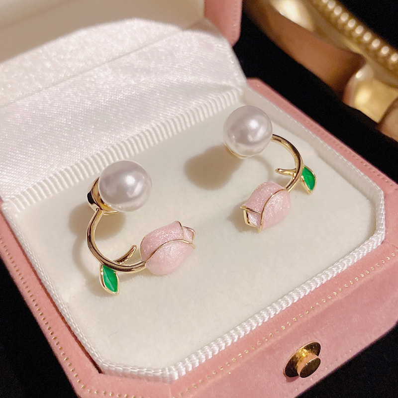 Tulip Flower Pearl Stud Earrings for Women and girl jewelry Exquisite Pearl Earring Party Jewelry