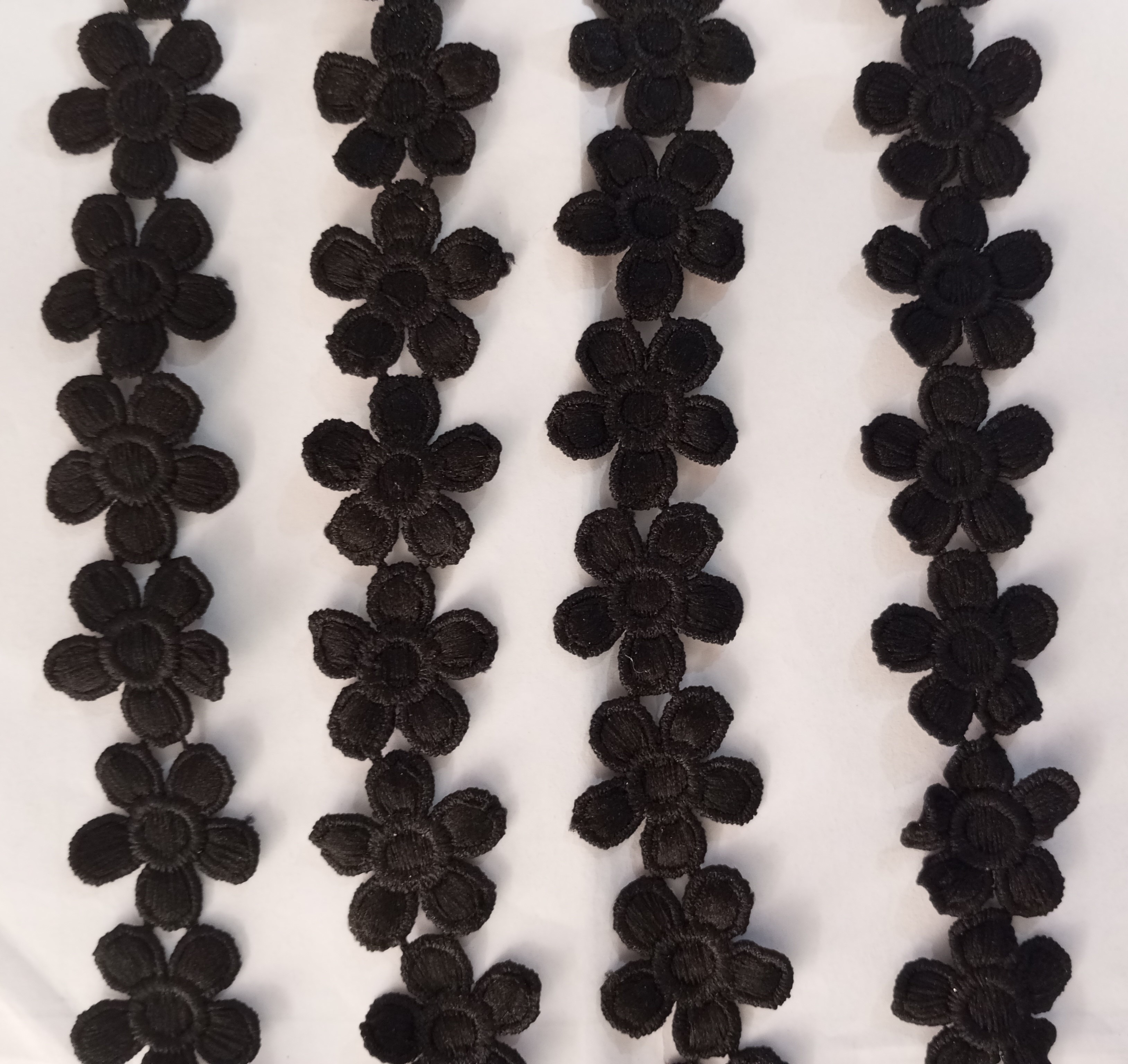 Milky Lace (2 Gaz) Premium Quality Milky Flowers Designer Made in China Lace for Clothes Laces for Clothes Fancy Laces for Dress Laces for Dupatta Laces for Suits