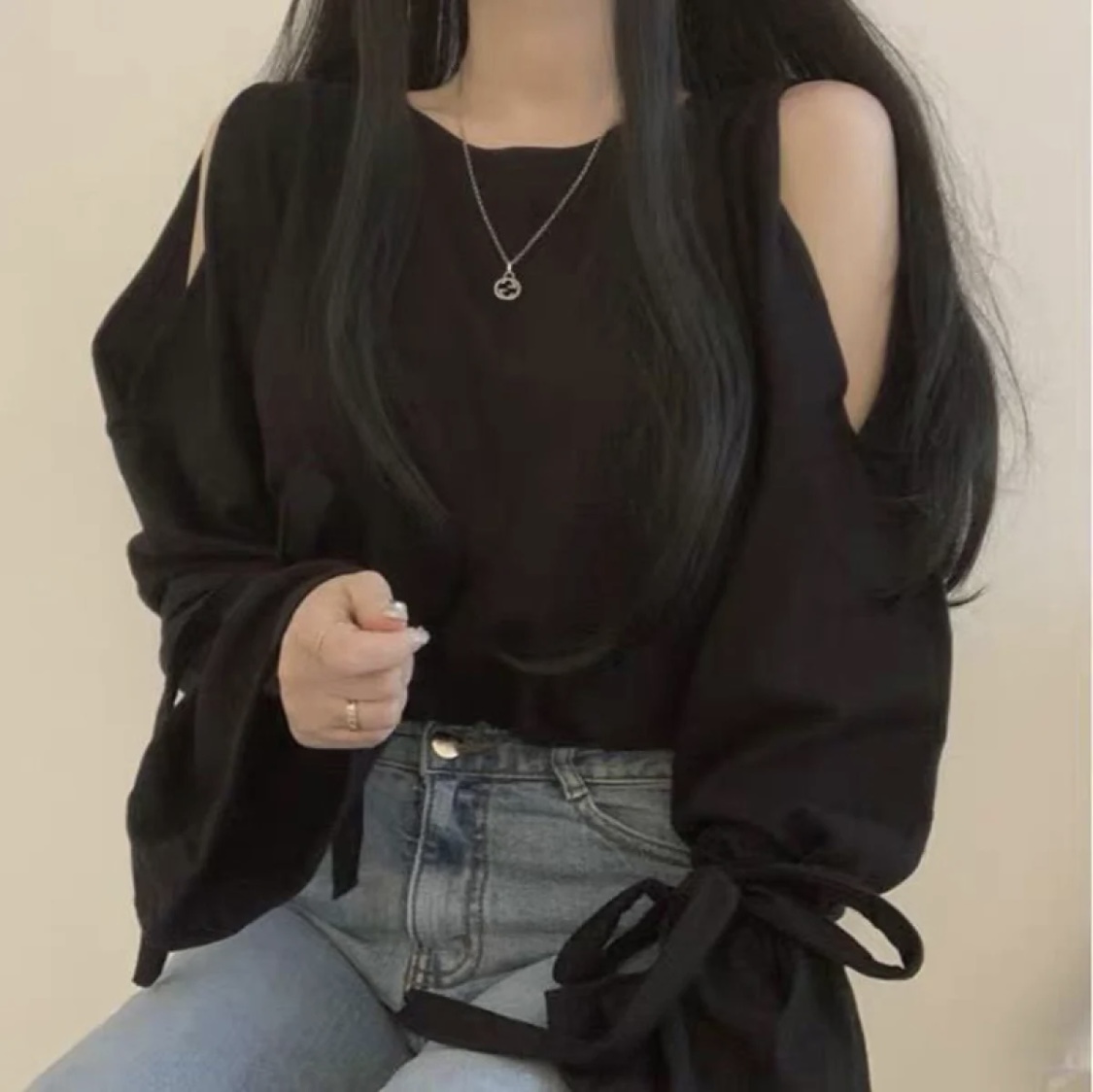 Korean temperament strapless long-sleeved shirt female round neck loose bottoming top for womens and girls