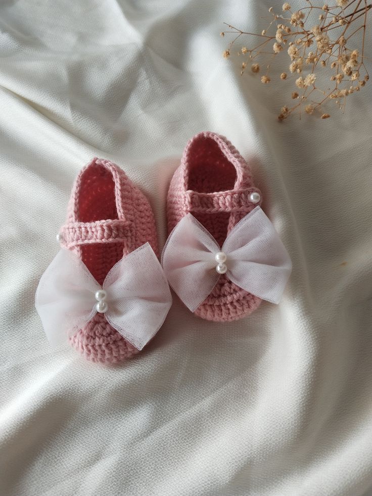 Crochet Baby Shoes for Newborn to 1 Year Old Baby | Handmade Shoes for Baby Girl | Soft Baby Booties | Baby Gift