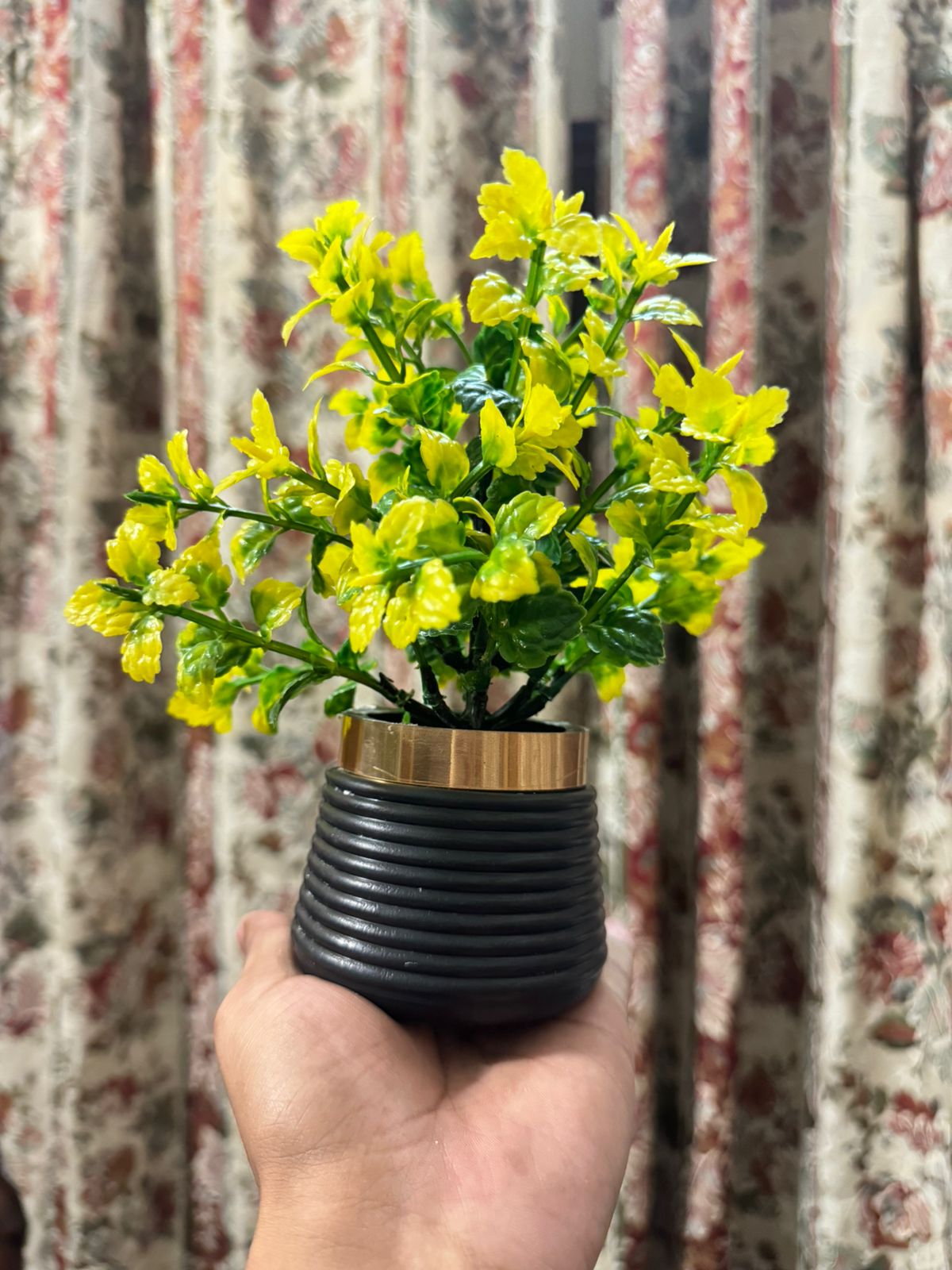 New Artificial Wild Plant With black / White Pot For Home And Office