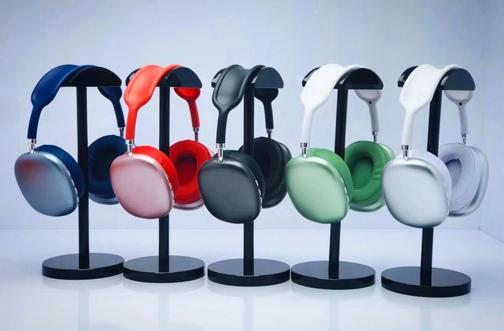 Wireless Bluetooth Over-Ear Headphones  Deep Bass Stereo Sound  Foldable & Adjustable Design  Built-in Microphone  Comfortable Ear Cushions  Long Battery Backup  Universal Compatibility
