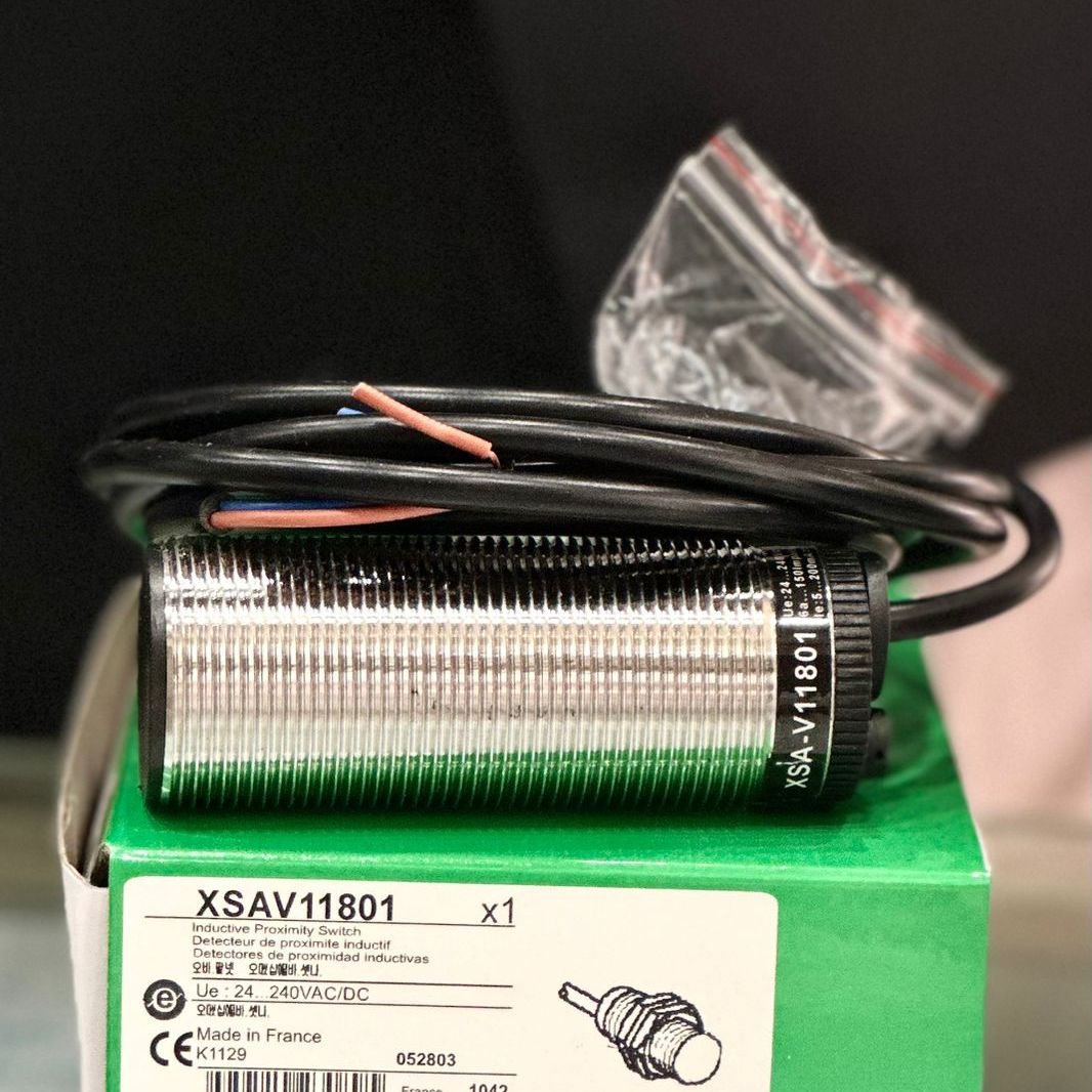 XSA-V11801 Inductive Proximity Sensor Switch M30 24-240VAC/DC New