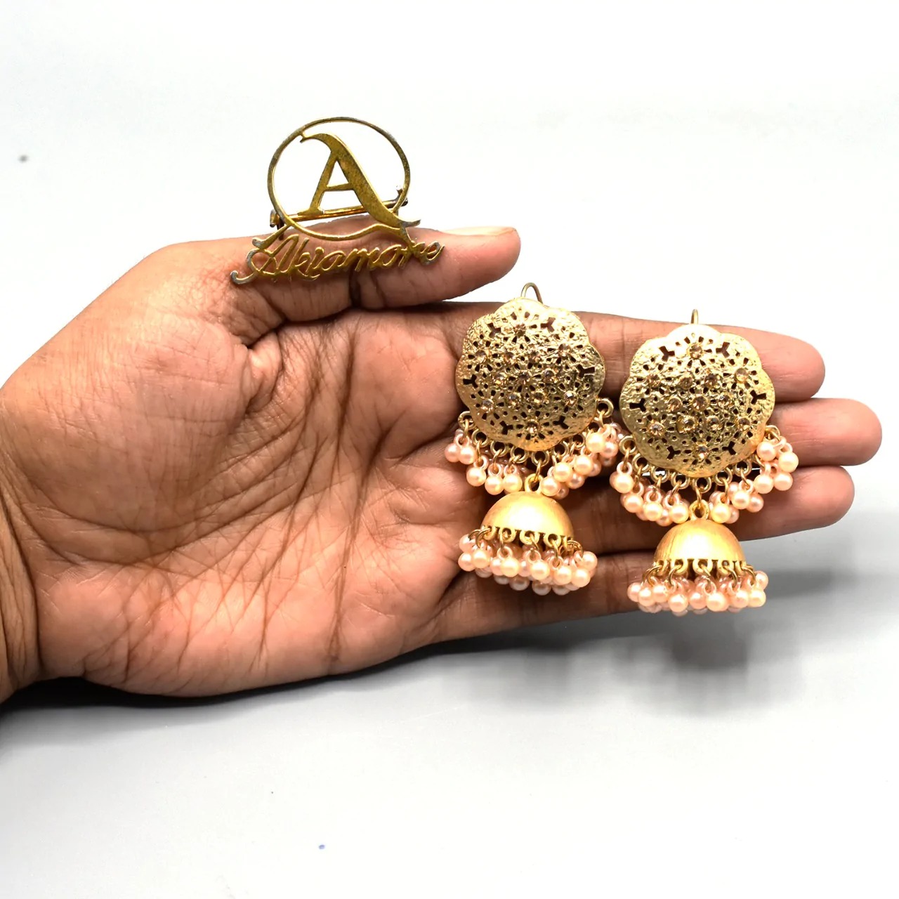 Aggregate more than 145 round shape gold earrings design best esthdonghoadian