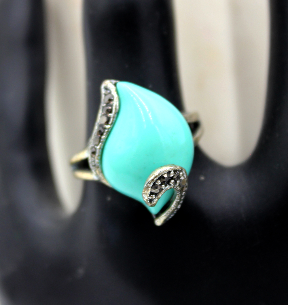 Trendy Ring with zircons and sky blue stone stylish for Girls high quality