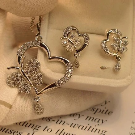 Hip Hop Broken Heart Pendant Necklace Diamonds Pendants golden selvar Twist Chain Jewelry Sweater Chain