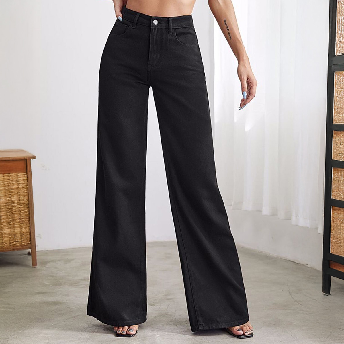High-Waisted Wide-Leg Denim Jeans for Women - Classic and Versatile
